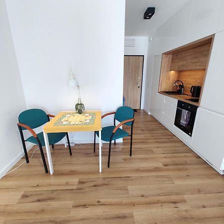 Apartament Uroczy apartament z miejscem na auto w garażu Warszawa Zewnętrze zdjęcie