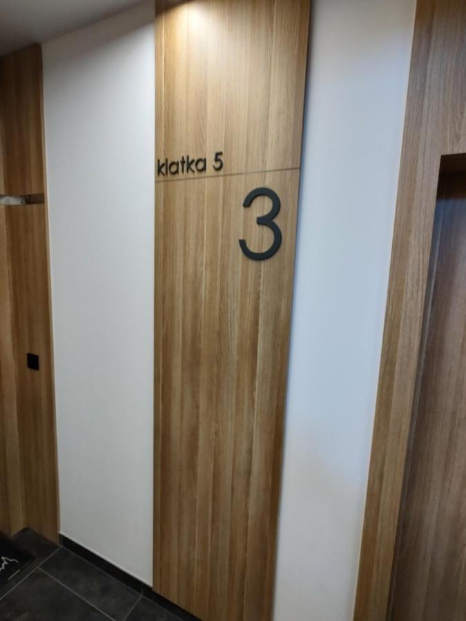 Apartament Uroczy apartament z miejscem na auto w garażu Warszawa Zewnętrze zdjęcie