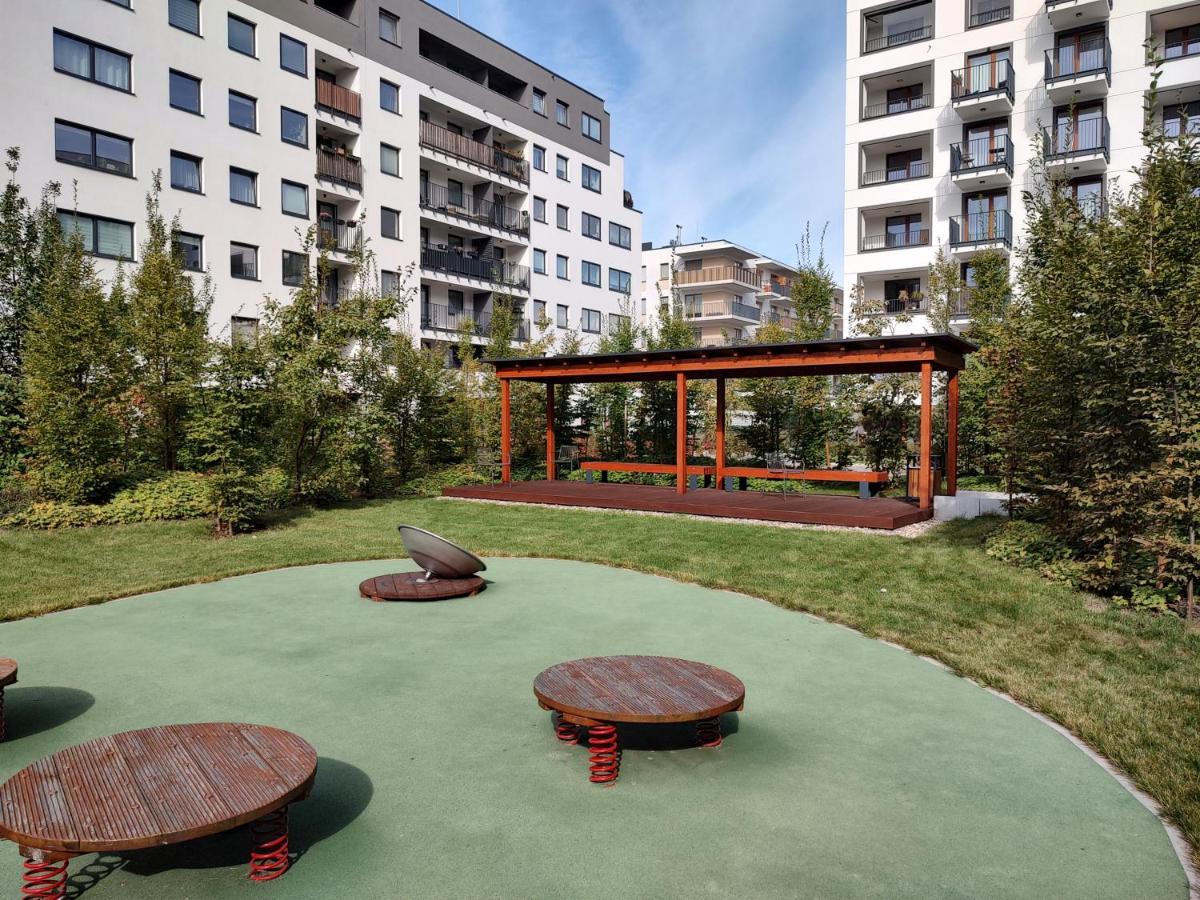 Apartament Uroczy apartament z miejscem na auto w garażu Warszawa Zewnętrze zdjęcie