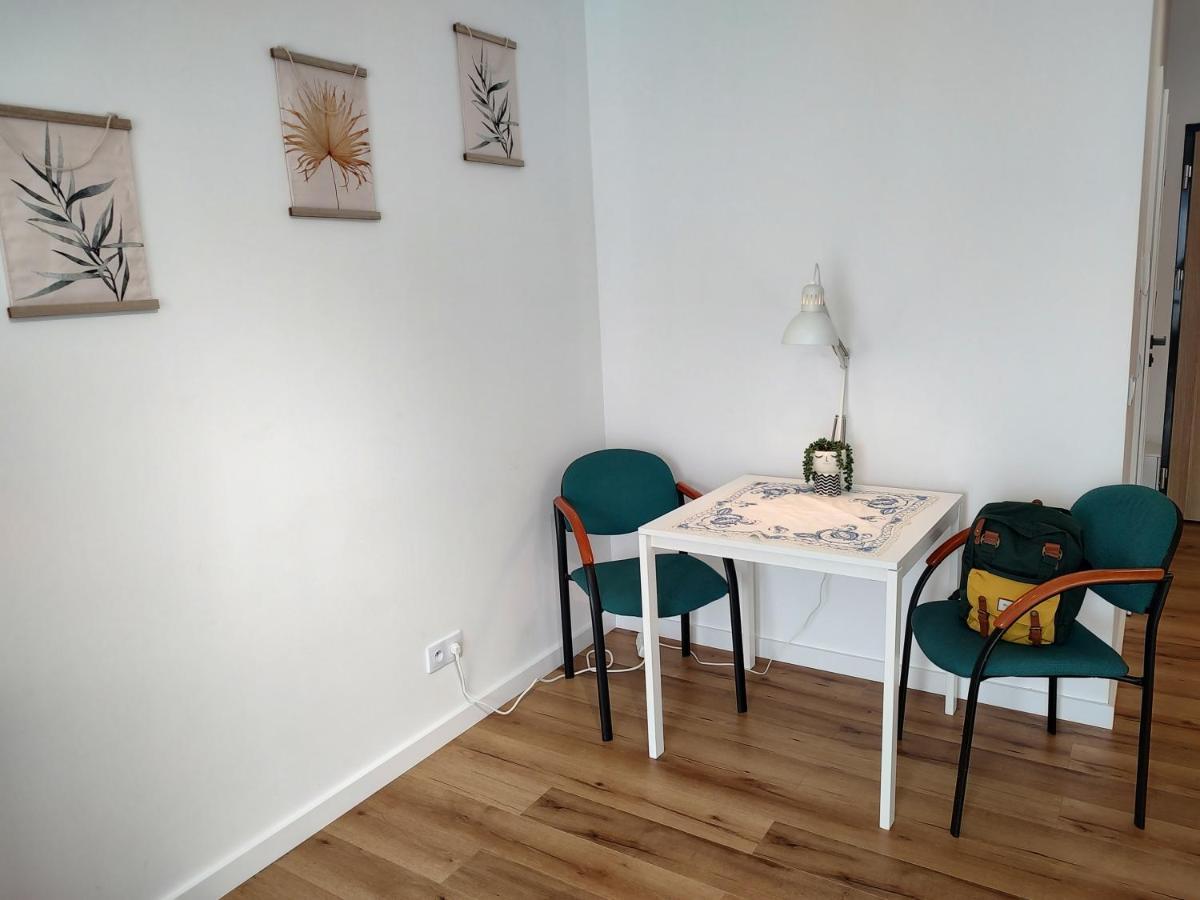 Apartament Uroczy apartament z miejscem na auto w garażu Warszawa Zewnętrze zdjęcie